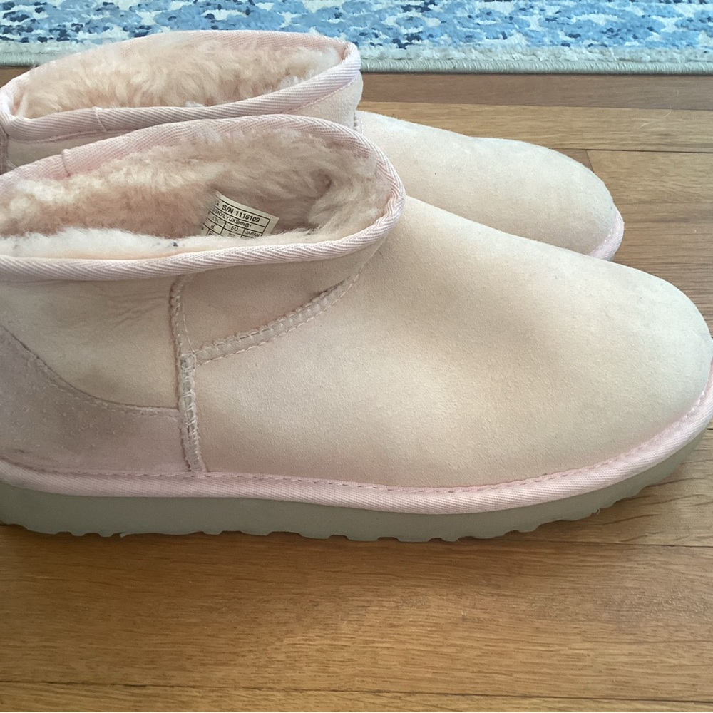 UGG Pink Short Shearling Lined Winter Boots - Picture 6 of 7